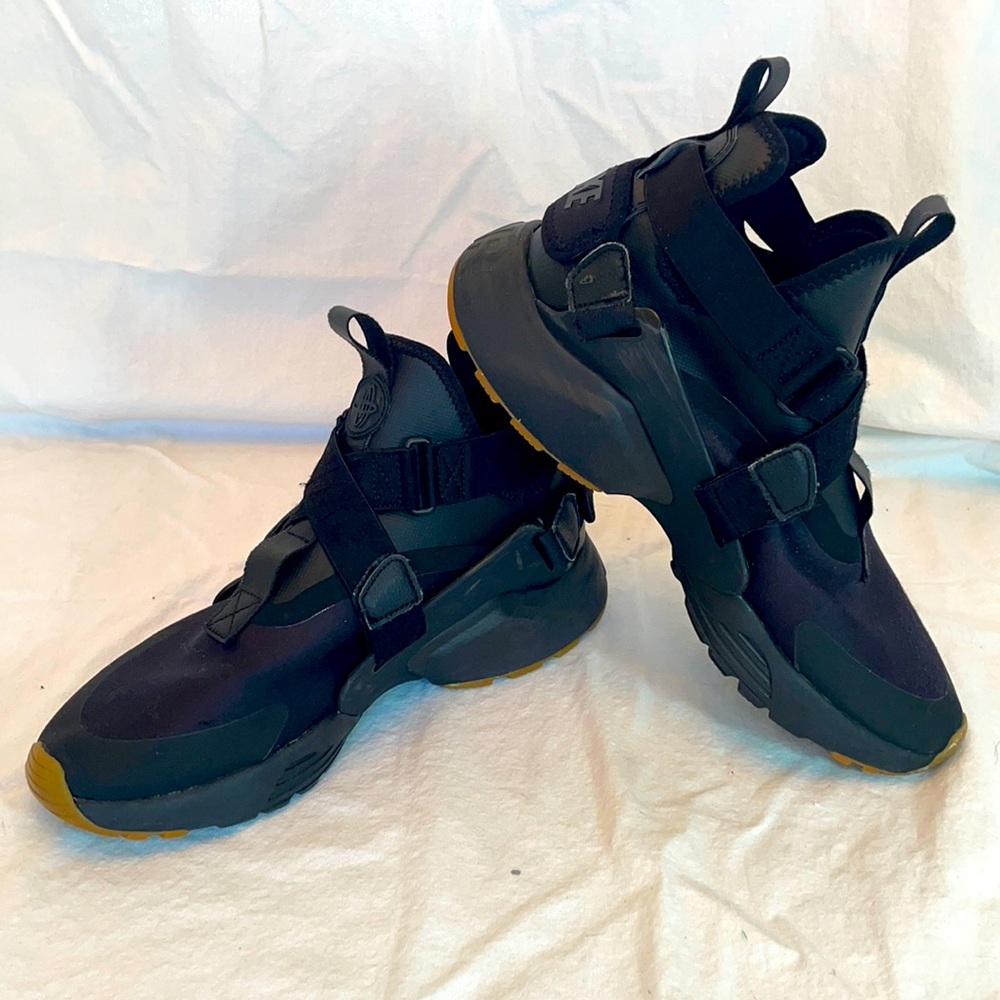 Nike Air Huarache City Black/Gum Women’s 9.5
